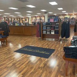 Brooks Brothers Factory Outlet