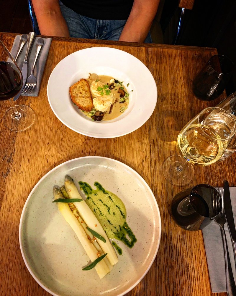 L ARDOISE 14 rue du Faubourg Madelaine, Beaune, Côted'Or, France French Restaurant