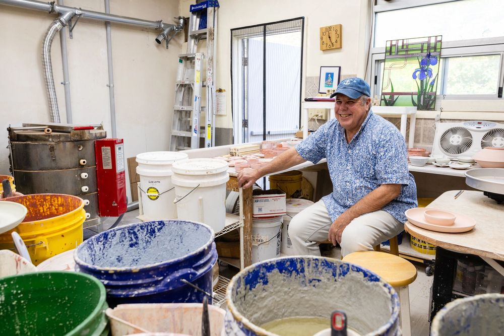 Allen Stoneware Gallery