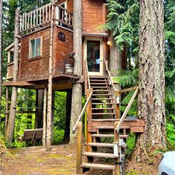 Airbntree At Adams Cove