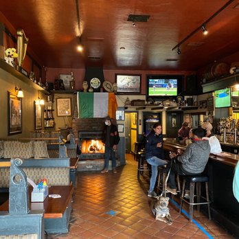Durty Nelly's - people sitting at the bar - Pubs Near Me - San Francisco, California