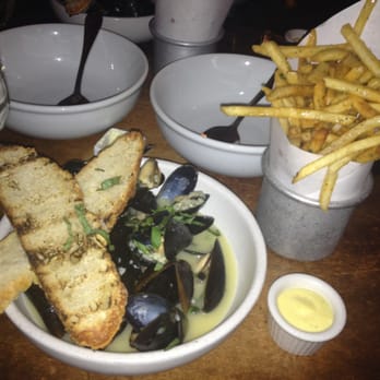 Bistro Vendôme - $9 mussels and fries (amazing fries) - French Near Me - Denver, Colorado Bistro Vendôme - $9 mussels and fries (amazing fries) - French Near Me - Denver, Colorado