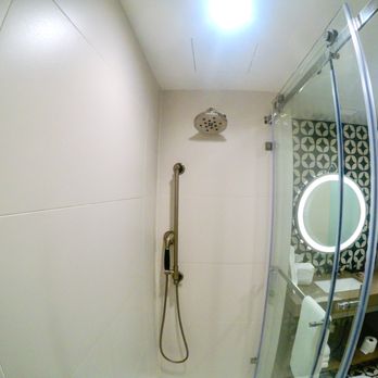 Renaissance Columbus Westerville - Shower - Hotels Near Me - Westerville, Ohio