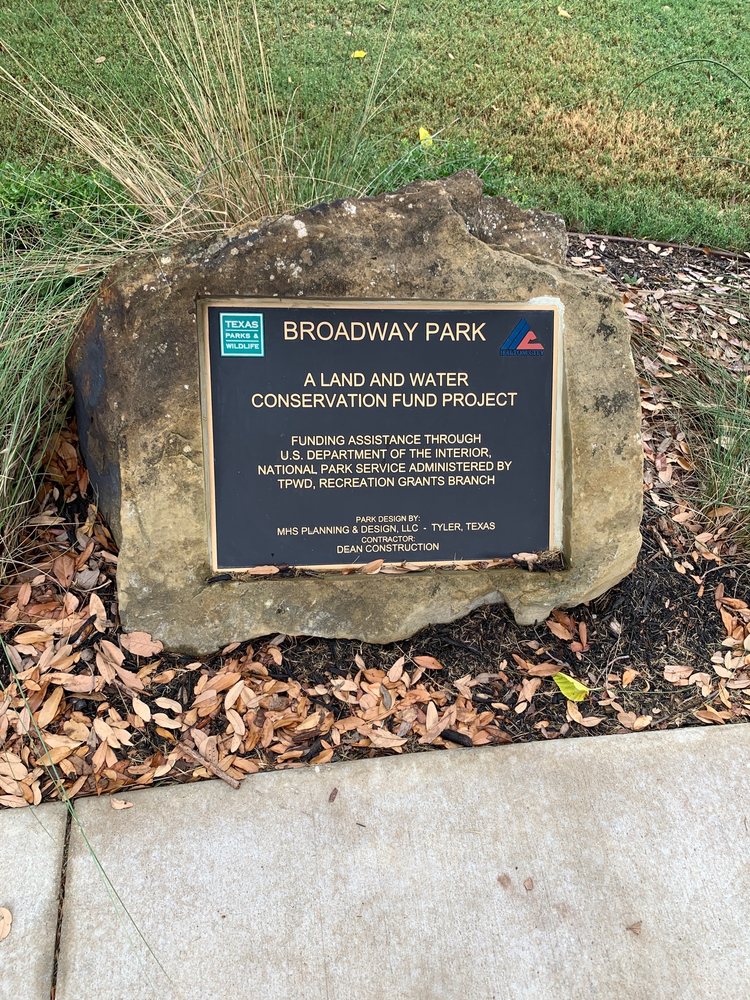 Broadway Park Image