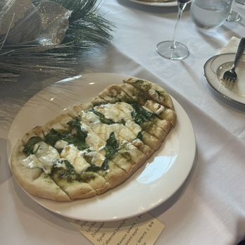 Chapelton Vineyards - Flatbread from local produce - Wineries Near Me - Washington, Texas Chapelton Vineyards - Flatbread from local produce - Wineries Near Me - Washington, Texas