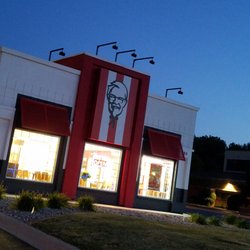 KFC - Uninviting! Stay out! This KFC locked their inside dining at 8:45pm. Sign on door says closes at 10pm.