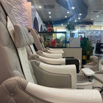 Luna Nails & Spa - Day Spas Near Me - Aldie, Virginia Luna Nails & Spa - Day Spas Near Me - Aldie, Virginia