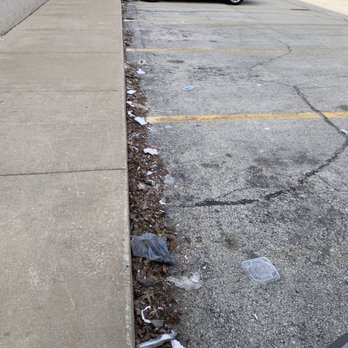 Petco - Filthy parking lot - Pet Training Near Me - Oak Lawn, Illinois