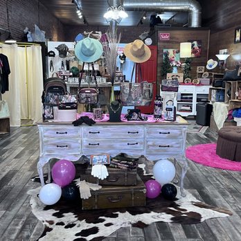 Mountain Attitude Designs - Trendsetters - Fashion Near Me - Copperhill, Tennessee