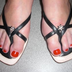 Glamournails - Fußnagelmodellage mit rotem Gel