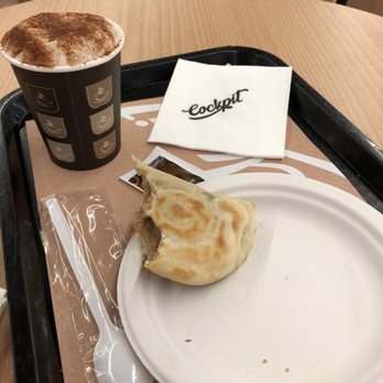 Cockpit Drink & Tapas - Pretty cappuccino and half beef pastel - Fast Food Near Me - Lisbon, 11