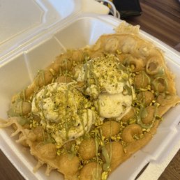 Pistachio bubble waffle Pistachio bubble waffle