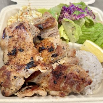 Aloha Cafe Pineapple - Grilled Chicken Plate - Cafes Near Me - Honolulu, Hawaii