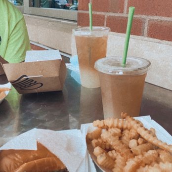 Shake Shack Green Hills - Fast Food Near Me - Nashville, Tennessee