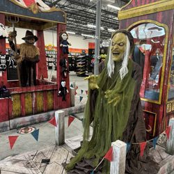 Spirit Halloween