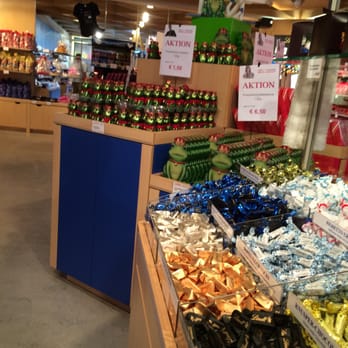 Lindt - Chocolatiers & Shops Near Me - Parndorf, 1