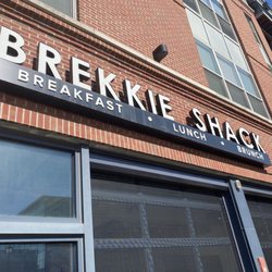 Brekkie Shack - Outdoor sign