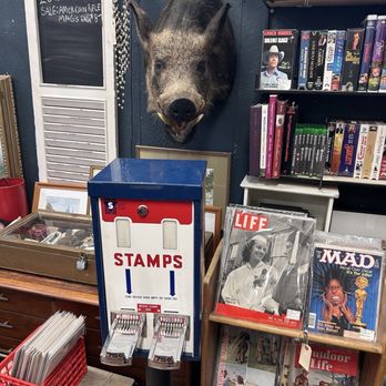 Kingston Consignments - Antiques Near Me - Kingston, New York Kingston Consignments - Antiques Near Me - Kingston, New York