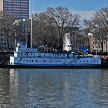 Eastbank Esplanade - Sternwheeler Portland - Parks Near Me - Portland, Oregon Eastbank Esplanade - Sternwheeler Portland - Parks Near Me - Portland, Oregon