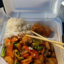 Shrimp with mixed veg lunch special