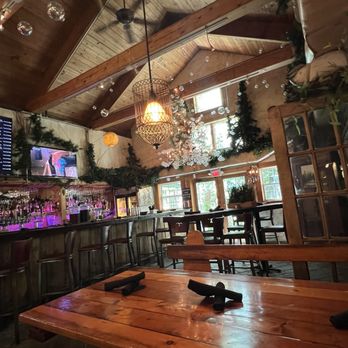 The Tree House Tavern & Bistro - Inside - New American Near Me - Warwick, Rhode Island