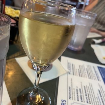Billy's Bar & Grill - Chardonnay - Bars Near Me - Anoka, Minnesota
