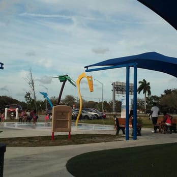 Miramar Pineland Park - The splash pad - Parks Near Me - Miramar, Florida
