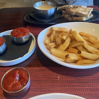 Tarbell's The Tavern - The fry the fries in the good stuff! - Bars Near Me - Phoenix, Arizona Tarbell's The Tavern - The fry the fries in the good stuff! - Bars Near Me - Phoenix, Arizona