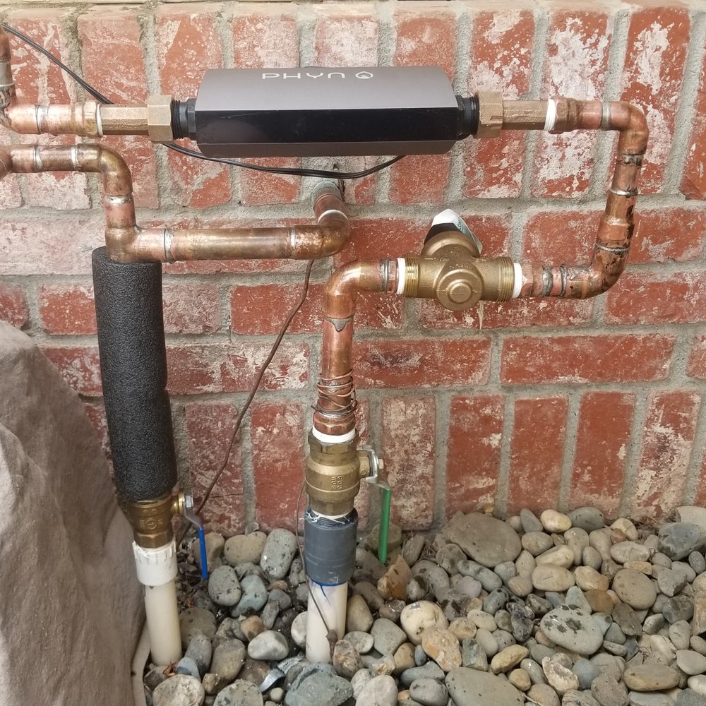 Snappy Rooter - Pressure regulator and Phyn installed with care in tight space. Nice Job Mike! - Plumbing Near Me Snappy Rooter - Pressure regulator and Phyn installed with care in tight space. Nice Job Mike! - Plumbing Near Me