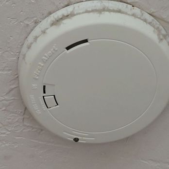 Cliff House Inn - Dusty smoke detector - Hotels Near Me - Ventura, California Cliff House Inn - Dusty smoke detector - Hotels Near Me - Ventura, California