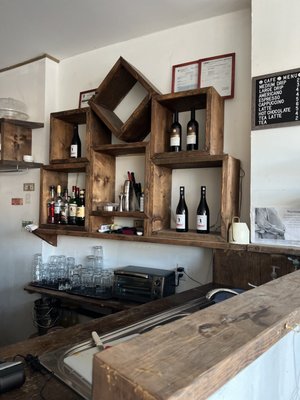 Tommy's Wine Bar by null