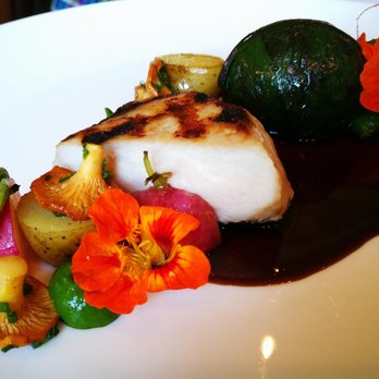 Le Hatley - Berkshire Pork up close and delicious! - Canadian (New) Near Me - North Hatley, Quebec