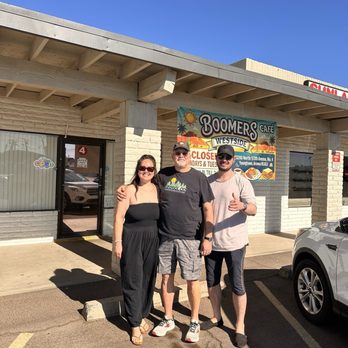 BOOMERS WESTSIDE CAFE - American Near Me - Youngtown, Arizona