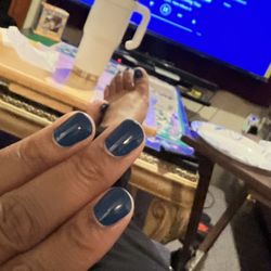 Fur Elise Nails & Spa - Manicure with color 120