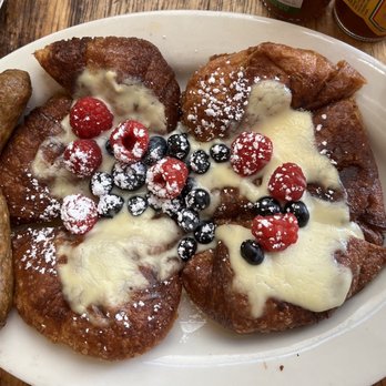 Toast - Milwaukee - Croissant French Toast - Breakfast & Brunch Near Me - Milwaukee, Wisconsin Toast - Milwaukee - Croissant French Toast - Breakfast & Brunch Near Me - Milwaukee, Wisconsin
