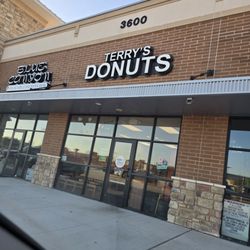 Terry's Donut - Front of store