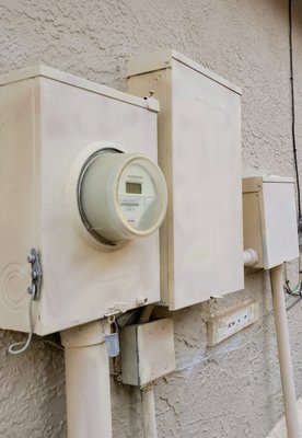 Maistro Electrico Logo
