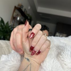 Happy Spa Nails - Love the cat eye hearts