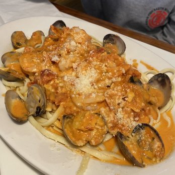 Bravo Restaurant - (Basically) Linguine With Clams add Shrimp w/ Tomato Cream Sauce - Italian Near Me - Aiea, Hawaii Bravo Restaurant - (Basically) Linguine With Clams add Shrimp w/ Tomato Cream Sauce - Italian Near Me - Aiea, Hawaii