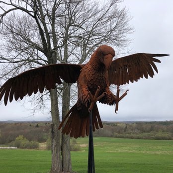 Hawk Ridge Winery - Hawk sculpture - Wineries Near Me - Watertown, Connecticut