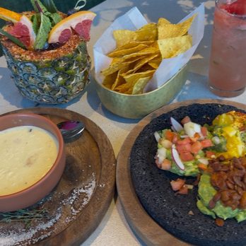 Hacienda Real - Hacienda Queso Dip Guacamole - Seafood Near Me - Vernon Hills, Illinois