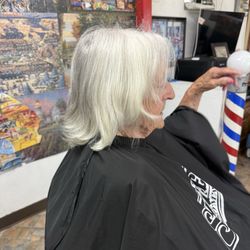 Johnnie's Barber Shop