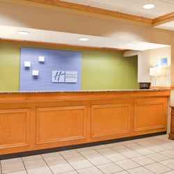 Holiday Inn Express & Suites Norfolk