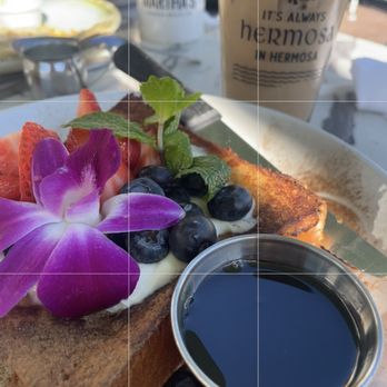 Martha's - American Near Me - Hermosa Beach, California