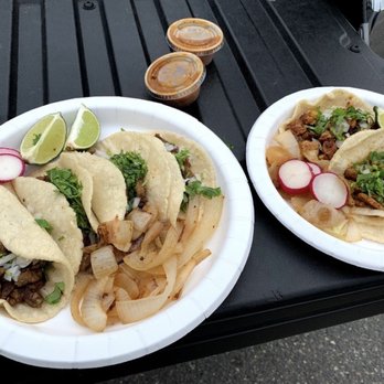 La Esquina Del Sabor - Carne Asada Tacos (left) and El Pastor tacos (right) - Food Trucks Near Me - Enumclaw, Washington