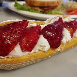 Erick Schat's Bakkery - Strawberry eclair