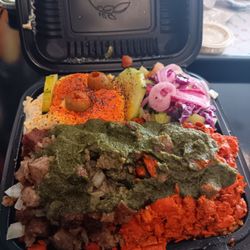 Halal Munchies - Combo Plate with Green Sause