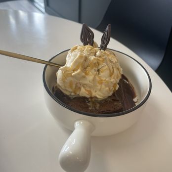 Bacio Ice Cream Shop - Brownie sundae - Ice Cream & Frozen Yogurt Near Me - Orlando, Florida Bacio Ice Cream Shop - Brownie sundae - Ice Cream & Frozen Yogurt Near Me - Orlando, Florida