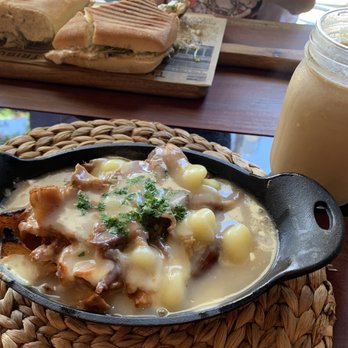 Farmhouse Cafe - Farmhouse Poutine - Breakfast & Brunch Near Me - Honolulu, Hawaii Farmhouse Cafe - Farmhouse Poutine - Breakfast & Brunch Near Me - Honolulu, Hawaii