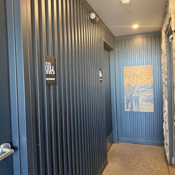 Peixoto Coffee - Bathrooms - Coffee Roasteries Near Me - Gilbert, Arizona